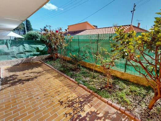 Appartement à vendre 318 000 € 4 pièces 3 chambres 83,3 m² RDC/3 Les Routes Toulon 83200