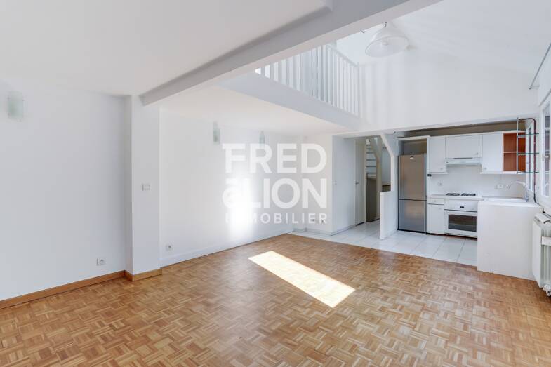 Duplex à vendre 579 000 € 3 pièces 2 chambres 59 m² Sous le toit, Étage 2/2 Aligre-Gare de Lyon Paris 12ème 75012