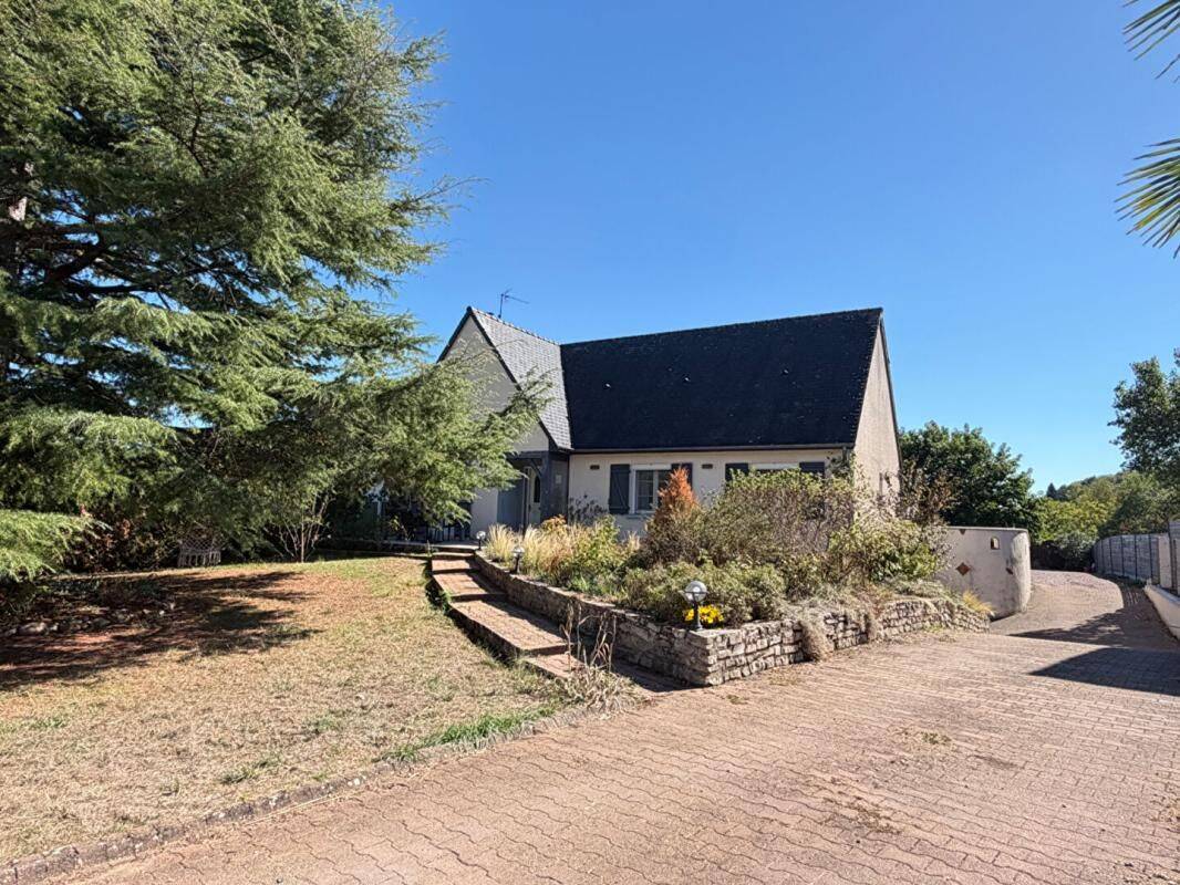 Maison 6 pièces 174 m² · à Chinon · 174 m² · 380 000 €