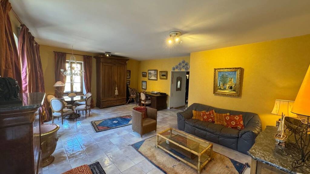 Appartement à vendre 249 900 € 5 pièces 3 chambres 107,3 m² Étage 2/3 Centre  Colmar 68000