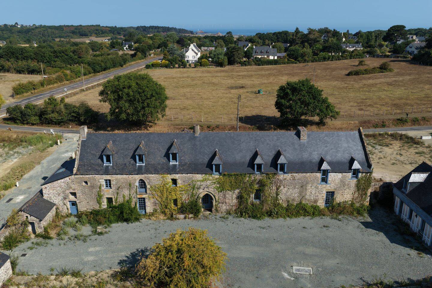 Maison 10 pièces 448 m² · à Plurien · 448 m² · 840 000 €