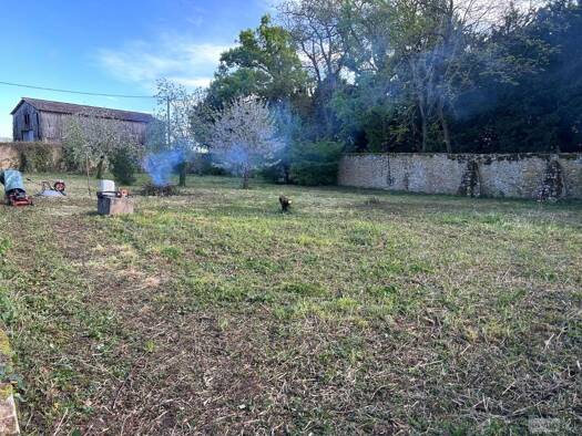 Terrain constructible à vendre 48 500 € 1 084 m² de terrain Avaray 41500