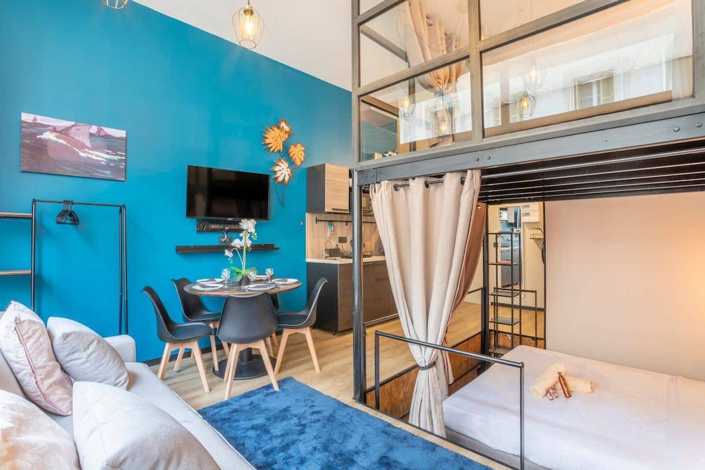 Appartement 3 pièces · à Marseille 1er Arrondissement · 2 442 €/mois