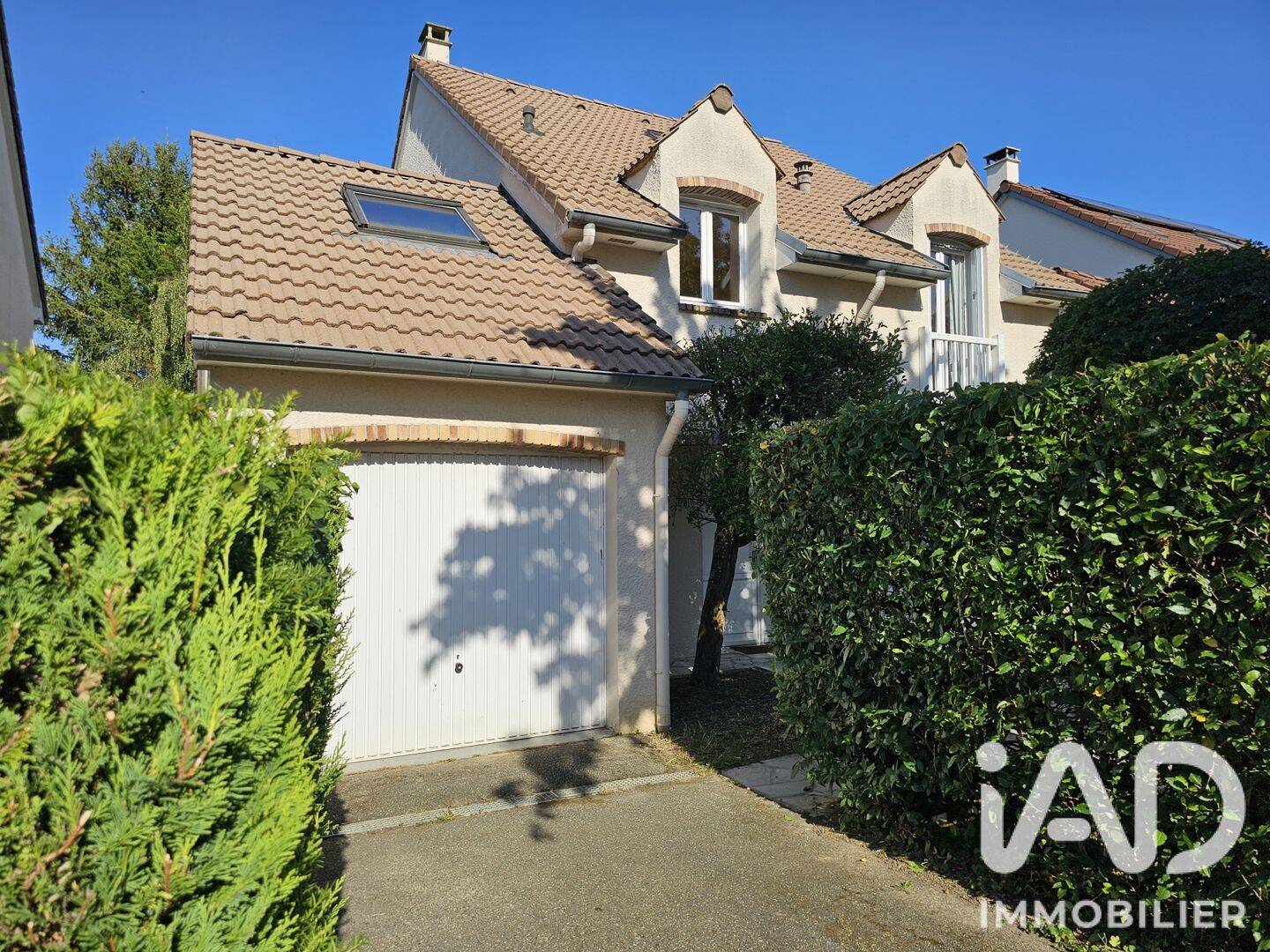 Maison 8 pièces 148 m² · à Saint-Germain-en-Laye · 148,3 m² · 3 550 €/mois