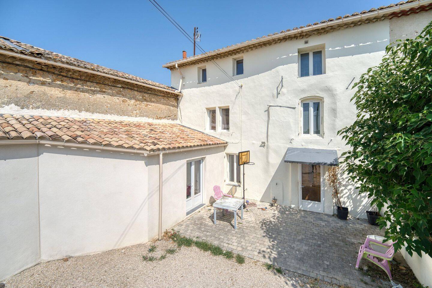 Maison 6 pièces 140 m² · à Camaret-sur-Aigues · 140 m² · 265 000 €