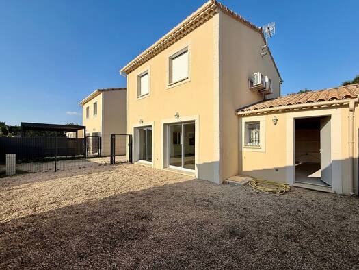 Maison à vendre 306 000 € 4 pièces 3 chambres 91 m² 230 m² de terrain Plan-d'Orgon 13750