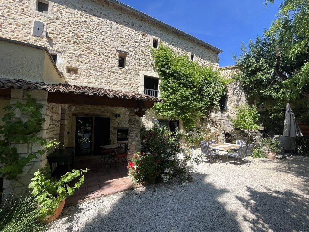 Maison 5 pièces 145 m² · à Rochegude · 145 m² · 563 000 €