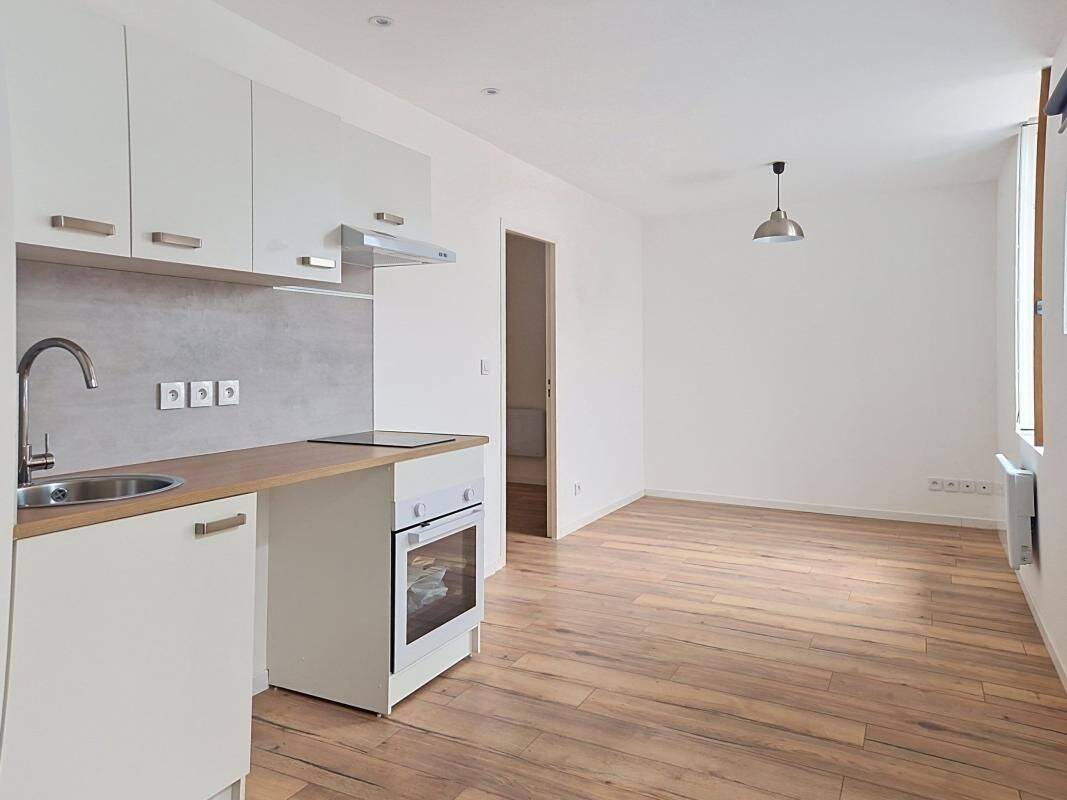 Appartement 1 pièce 28 m² · à Carmaux · 28 m² · 365 €