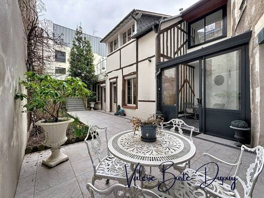 Maison de ville à vendre 529 000 € 8 pièces 5 chambres 213 m² 235 m² de terrain Bourgogne-Pasteur Orléans 45000