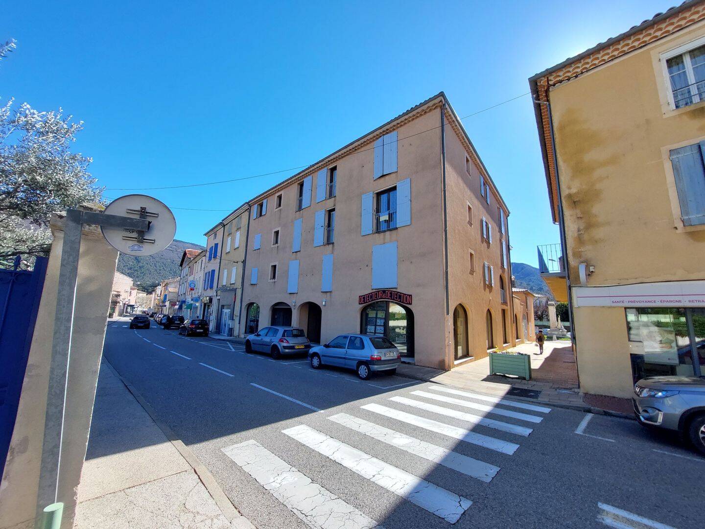 Appartement 4 pièces 73 m² · à Nyons · 73,3 m² · 100 000 €