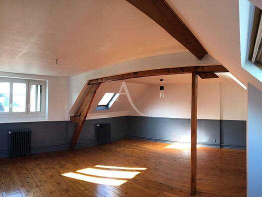 Appartement à louer 730 € 3 pièces 2 chambres 62 m² Étage 3/3 Quartier du Centre Le Mans 72000