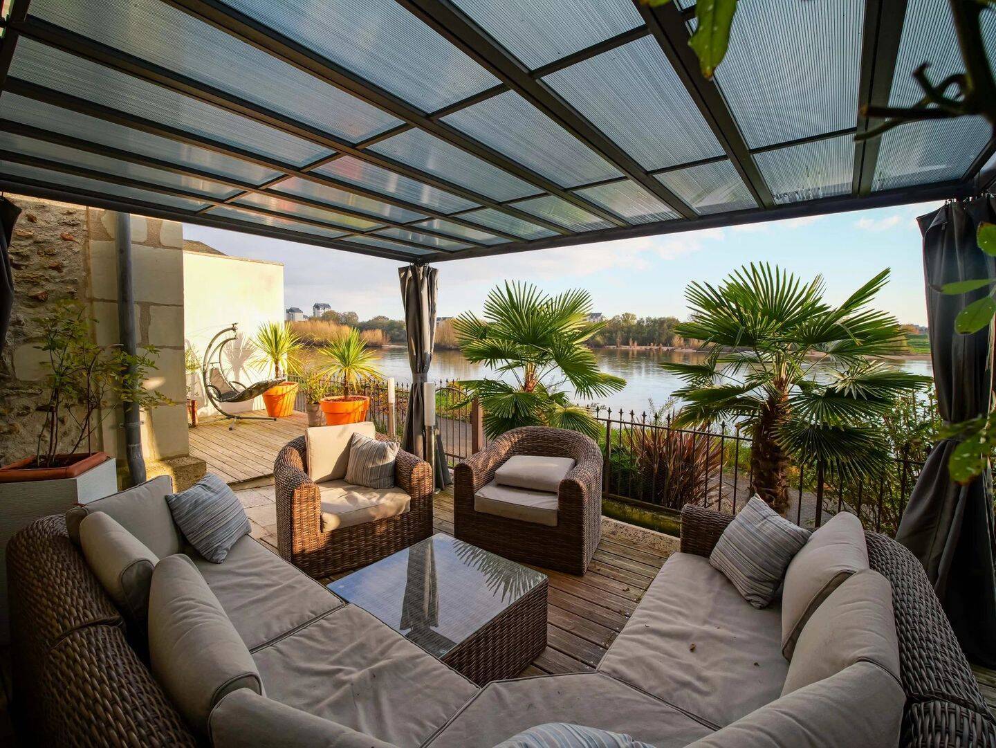 Maison 12 pièces 298 m² · à Saint-Cyr-sur-Loire · 298 m² · 884 000 €