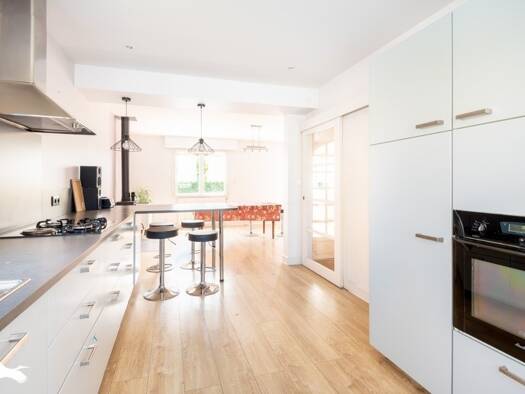 Maison à vendre 219 390 € 7 pièces 5 chambres 130 m² 665 m² de terrain Plouescat 29430