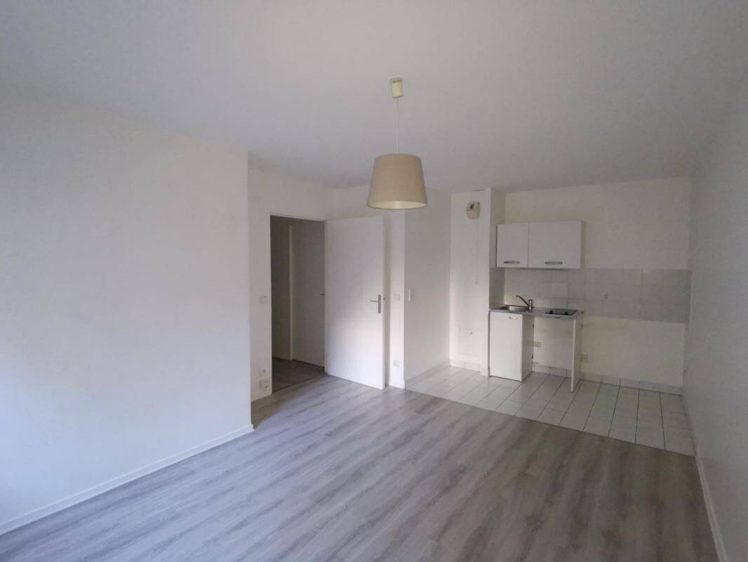 Appartement 1 pièce 27 m² · à Paris 15ème Arrondissement · 27 m² · 925 €