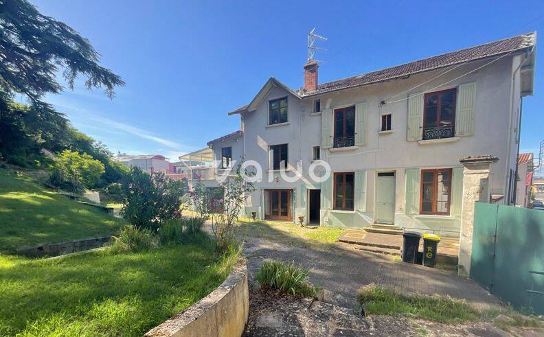 Maison 9 pièces 194 m² · à Caluire-Et-Cuire · 194 m² · 693 000 €