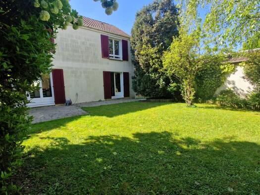 Maison à vendre 485 000 € 6 pièces 4 chambres 111 m² 264 m² de terrain Châteaufort 78117