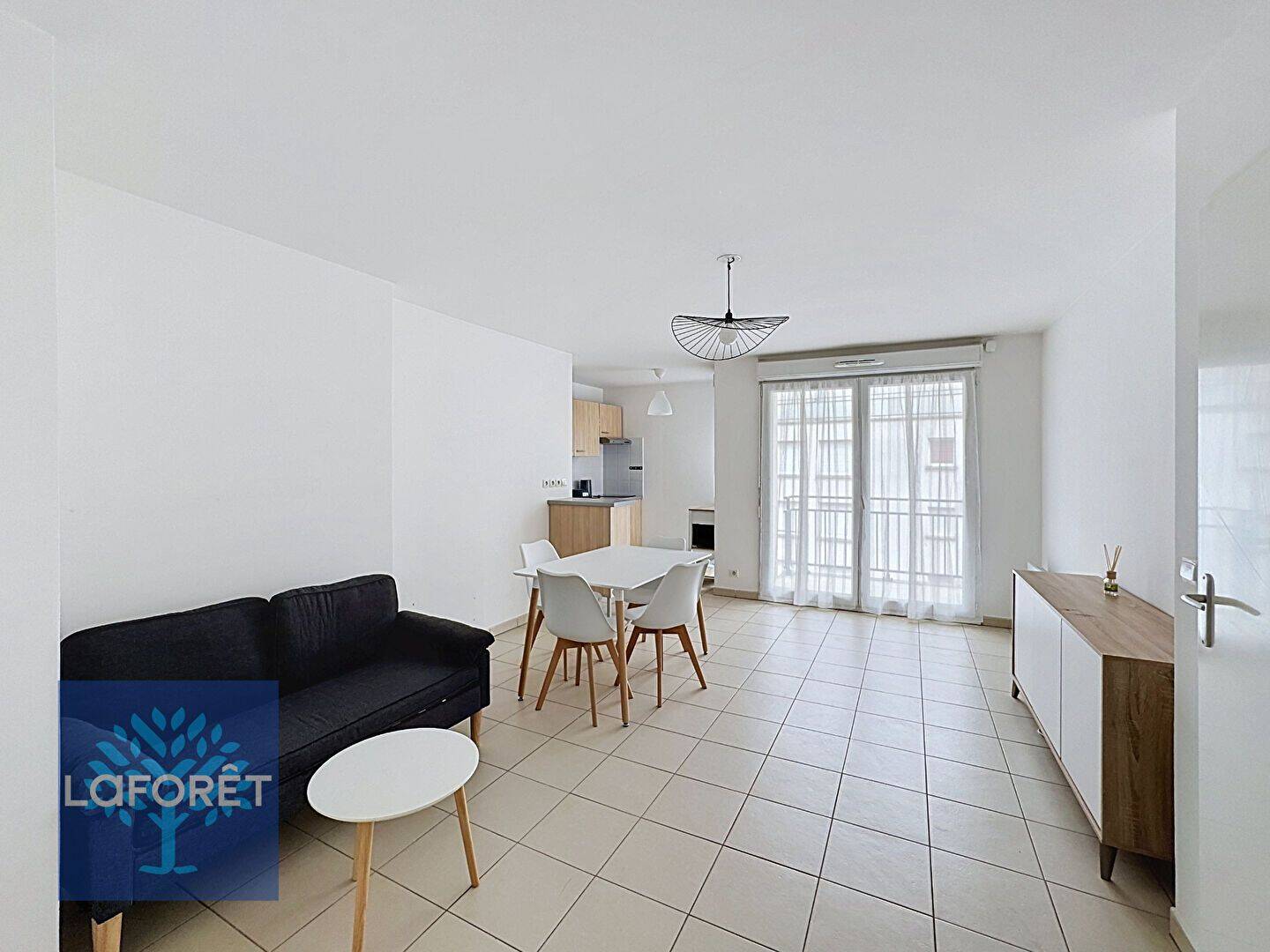 Appartement 2 pièces 44 m² · à Corbeil-Essonnes · 43,5 m² · 810 €/mois