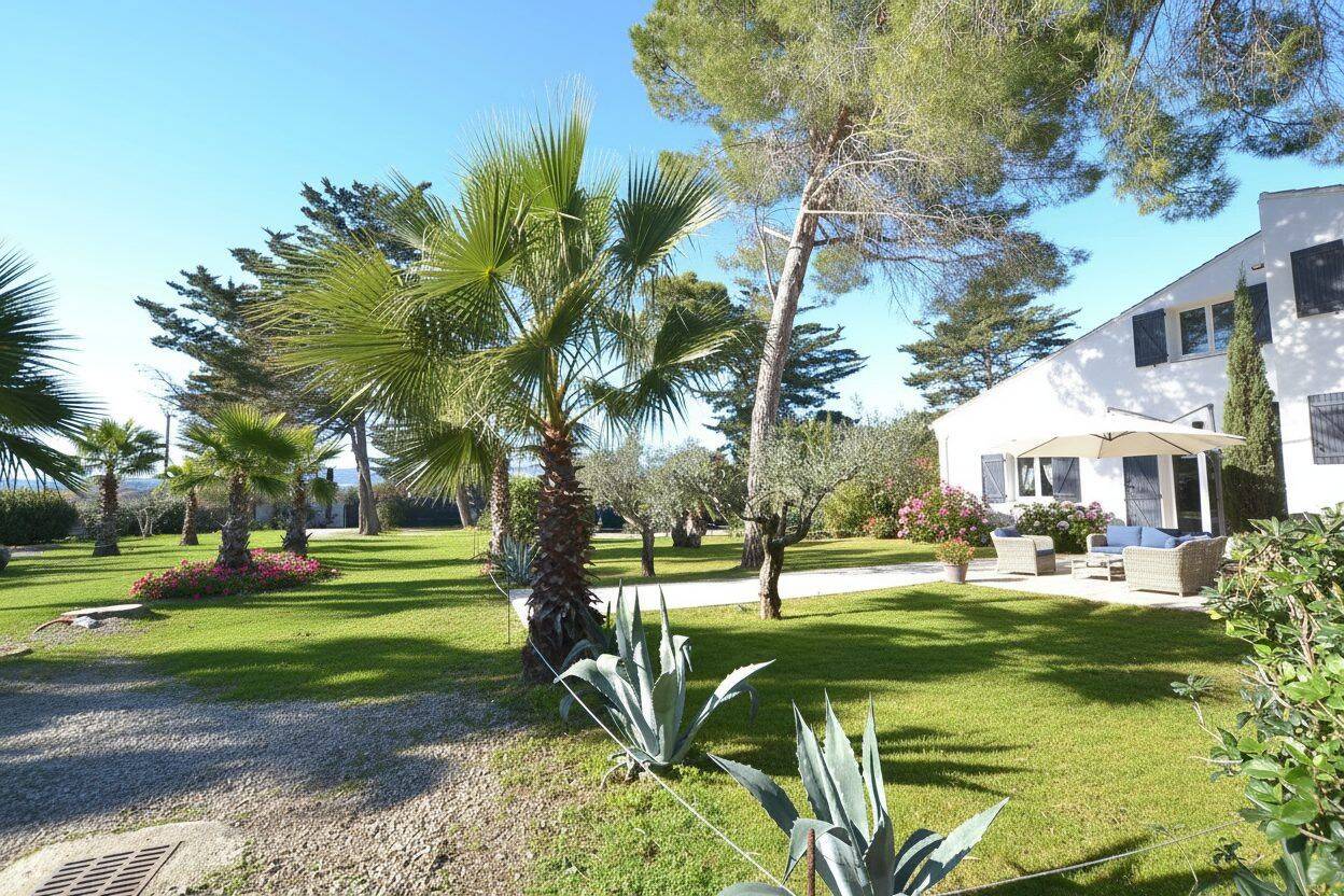 Maison 12 pièces 450 m² · à Lattes · 450 m² · 2 600 000 €