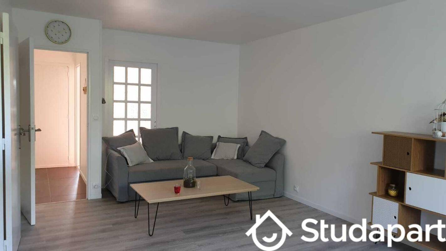 1 pièce 9 m² · à Noisiel · 9 m² · 500 €