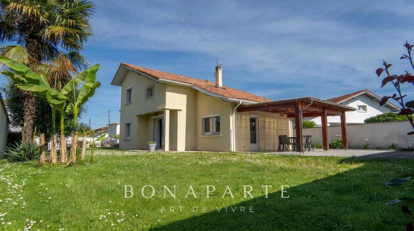 Maison 5 pièces 122 m² · à Billère · 121,9 m² · 360 000 €