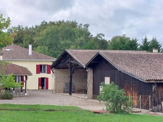 Maison à vendre 619 500 € 8 pièces 7 chambres 339 m² 7 381 m² de terrain Grateloup-Saint-Gayrand 47400