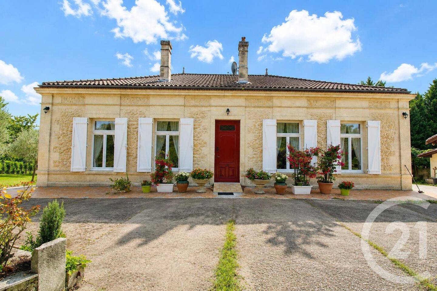 Maison 11 pièces 402 m² · à Fargues-Saint-Hilaire · 402 m² · 1 249 500 €