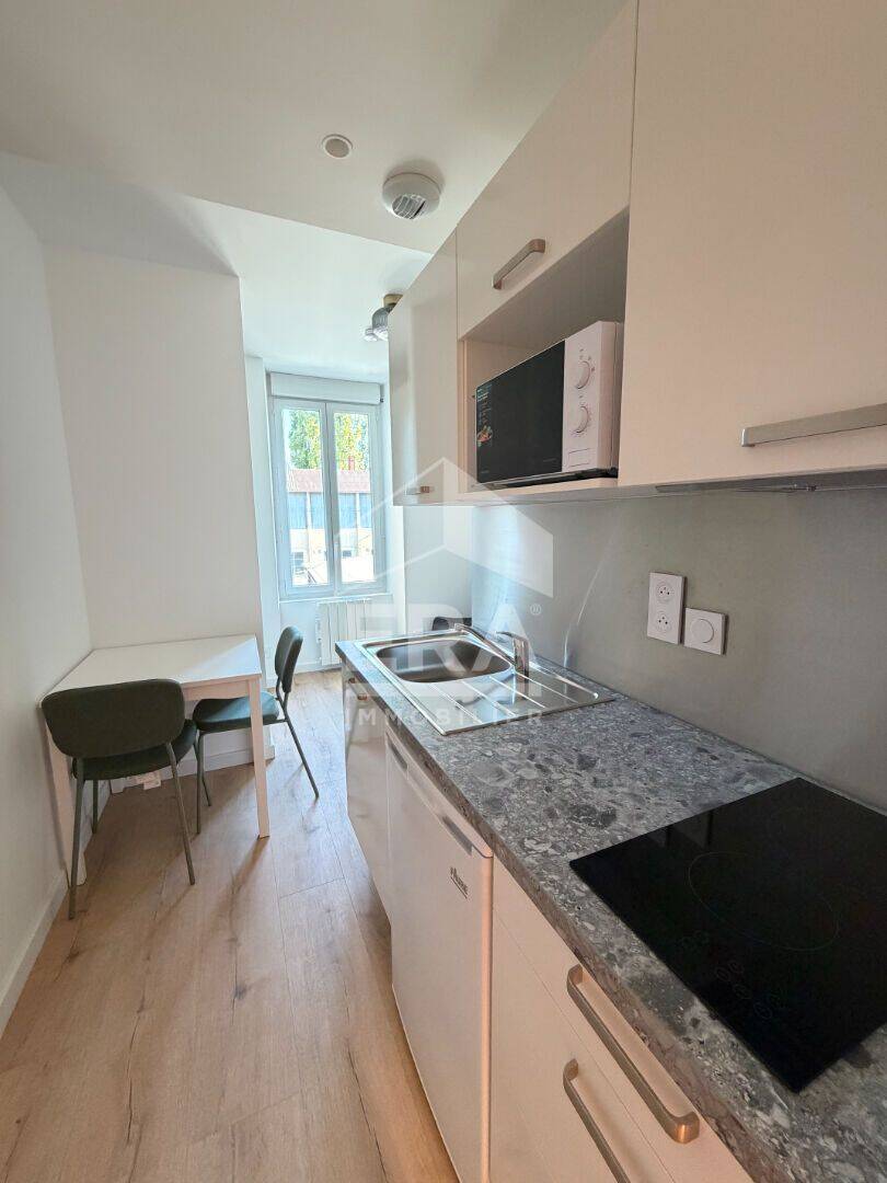Appartement 1 pièce 16 m² · à Lons-le-Saunier · 15,6 m² · 385 €/mois