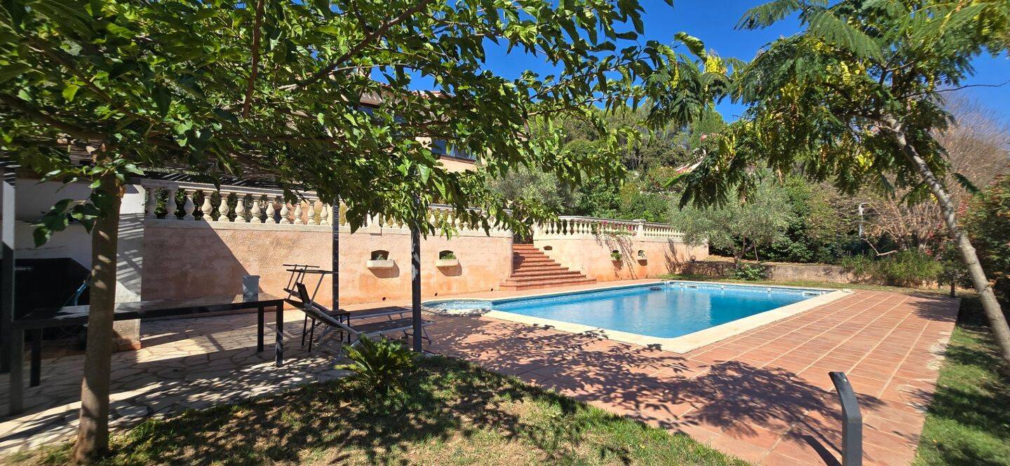 Maison 6 pièces 190 m² · à Carnoules · 190 m² · 550 000 €
