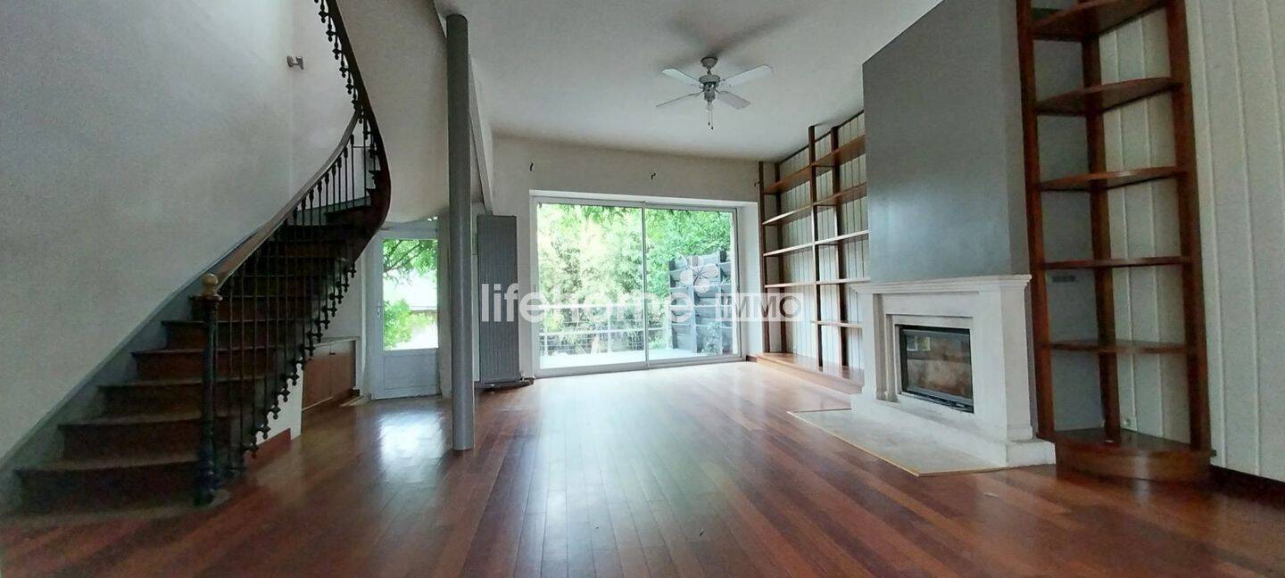 Maison 7 pièces 200 m² · à Le Blanc · 199,9 m² · 158 000 €