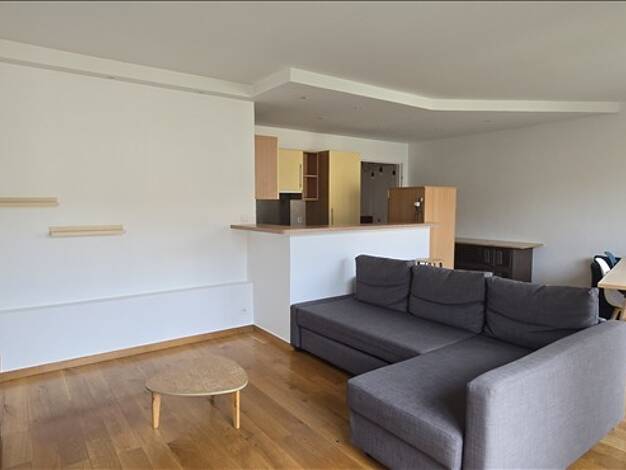 Appartement à louer 1 400 € 4 pièces 3 chambres 90 m² 3ème étage Leclerc-Verdun Nord Est Brie-Comte-Robert 77170