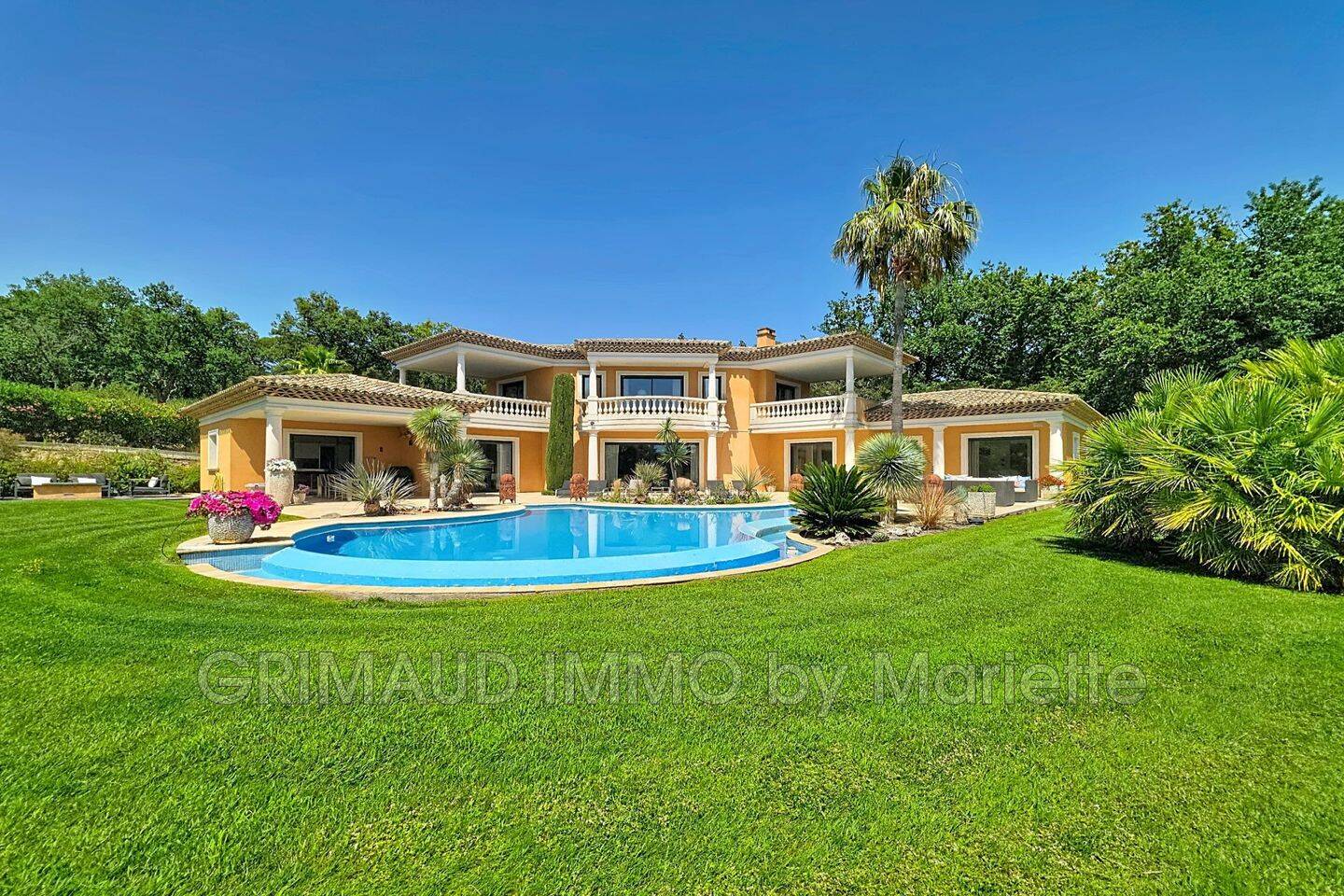 Maison 6 pièces 275 m² · à Grimaud · 275 m² · 2 900 000 €