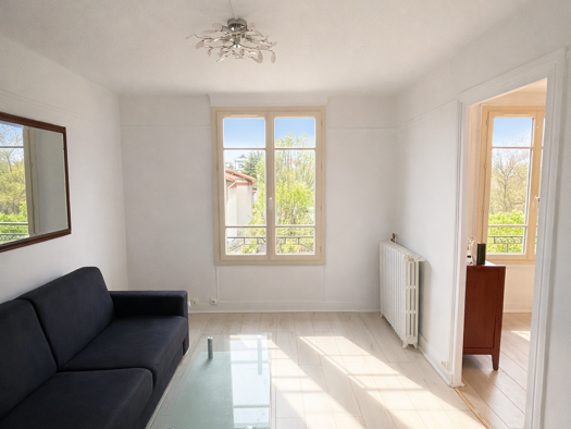 Appartement à louer 1 200 € 2 pièces 1 chambre 39 m² Étage 3/3 Plateau Nord Suresnes 92150