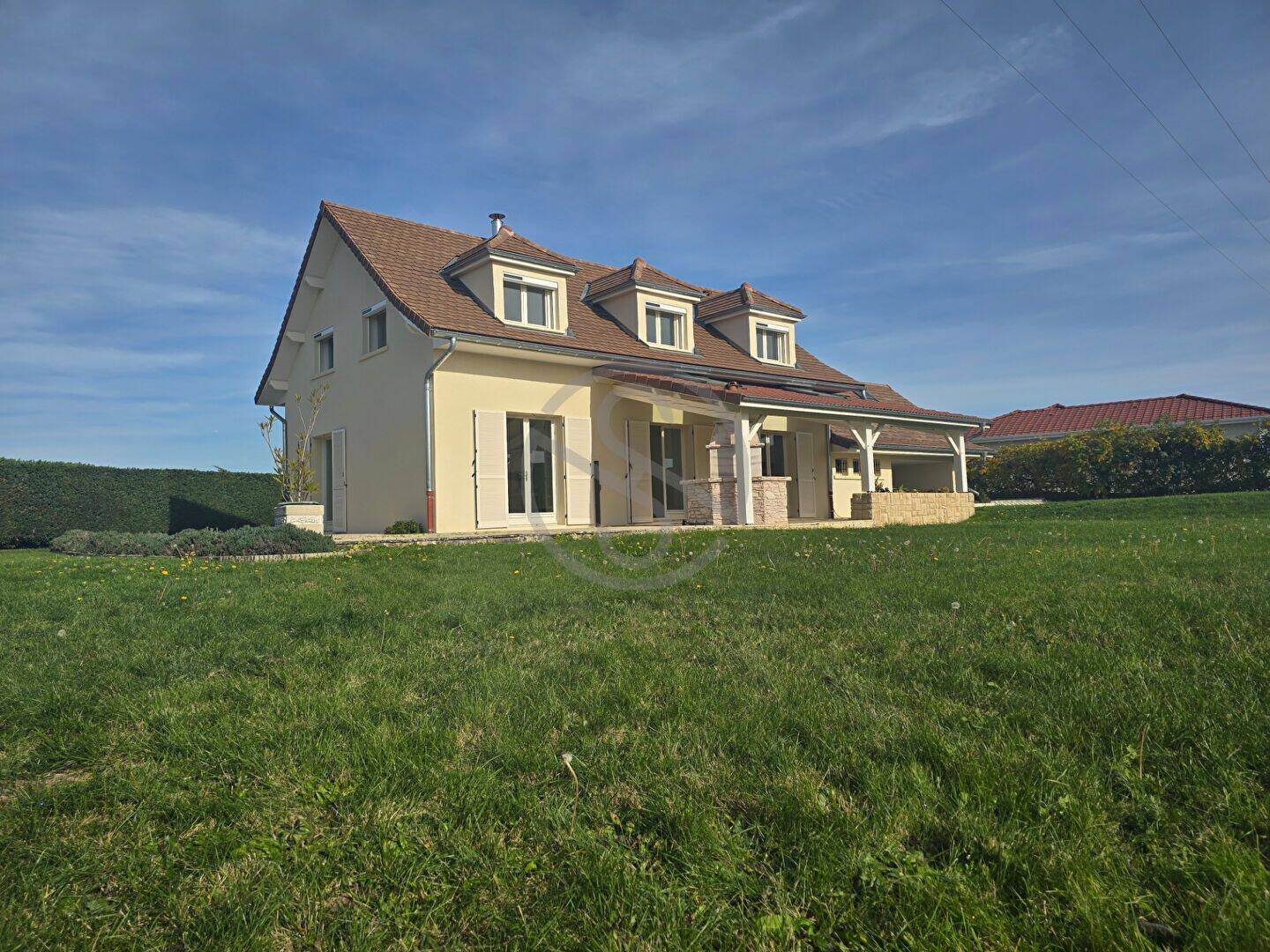 Maison 7 pièces 152 m² · à Brézins · 152 m² · 349 000 €