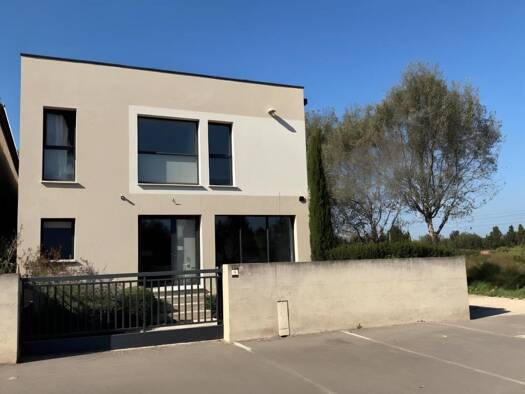 Immeuble à vendre 692 000 € 225 m² Eygalières 13810