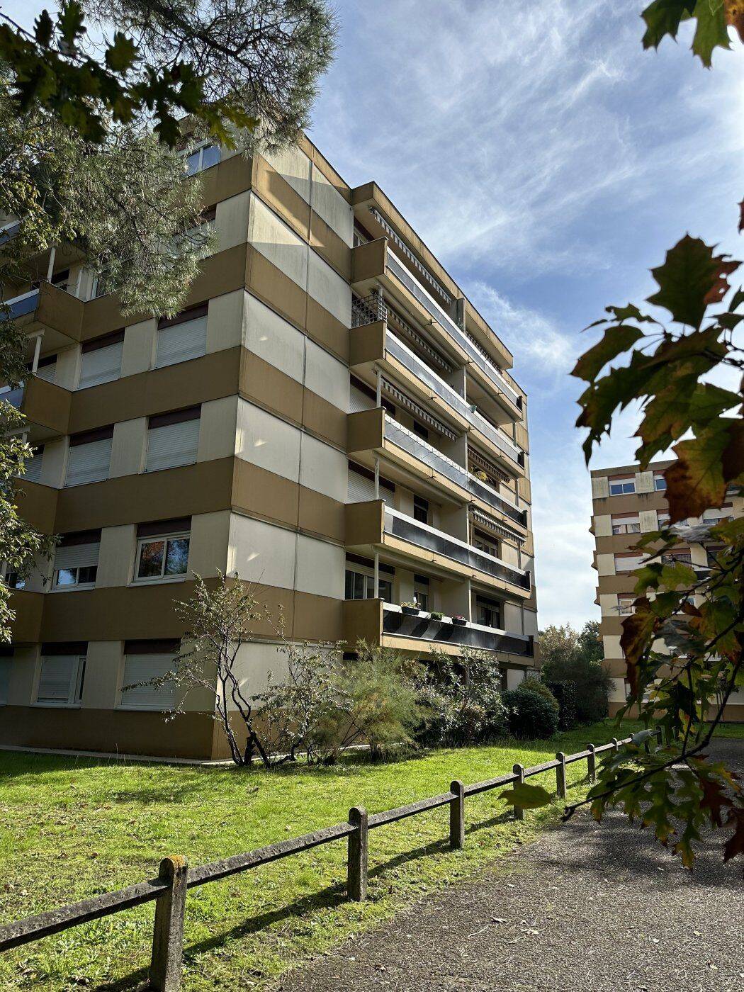 Appartement 4 pièces 82 m² · à Pessac · 81,5 m² · 1 317 €