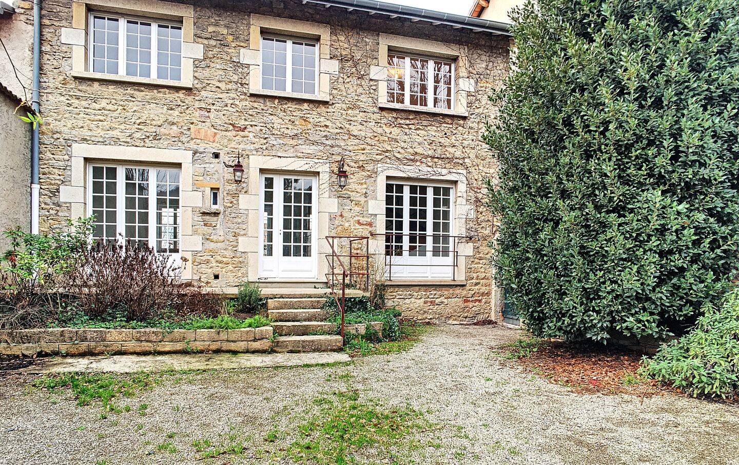 Maison 6 pièces 130 m² · à Limonest · 130 m² · 2 260 €
