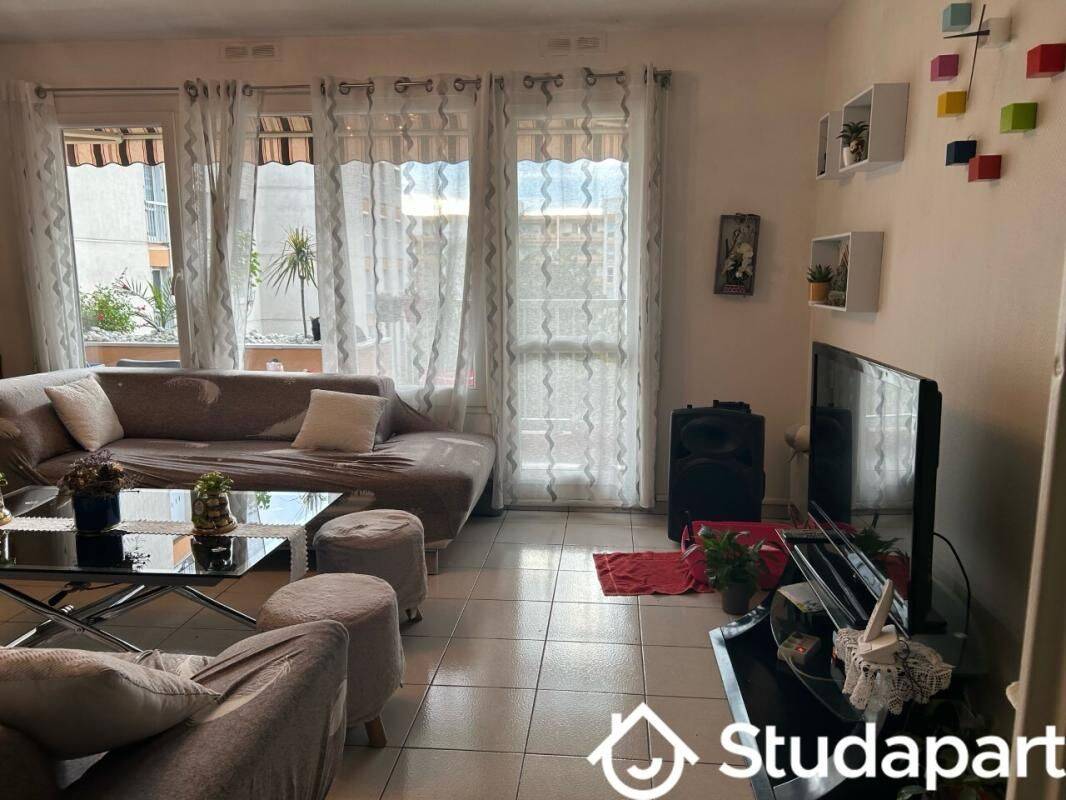 Appartement 1 pièce 88 m² · à Lyon 8ème Arrondissement · 88 m² · 550 €