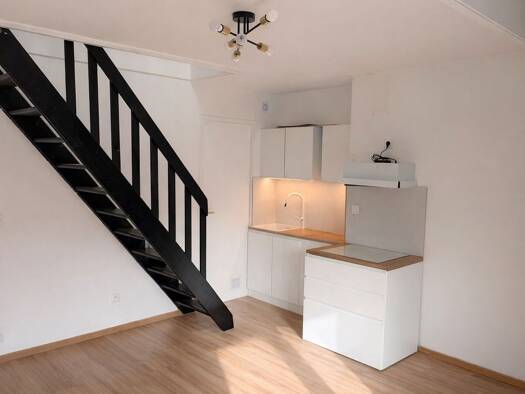 Appartement à louer 790 € 3 pièces 2 chambres 45 m² Étage 1/1 Saint-Siméon 77169