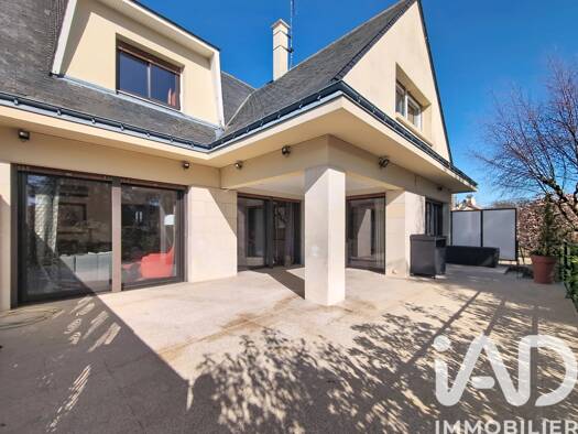 Maison à vendre 780 000 € 9 pièces 6 chambres 222 m² 868 m² de terrain Sud Rambouillet 78120