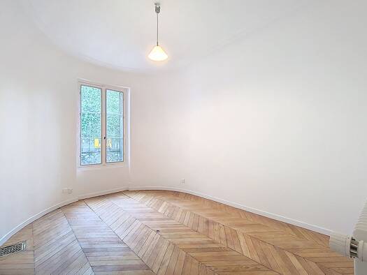 Appartement à louer 700 € 1 pièce 25 m² RDC/3 Centre Brunoy 91800