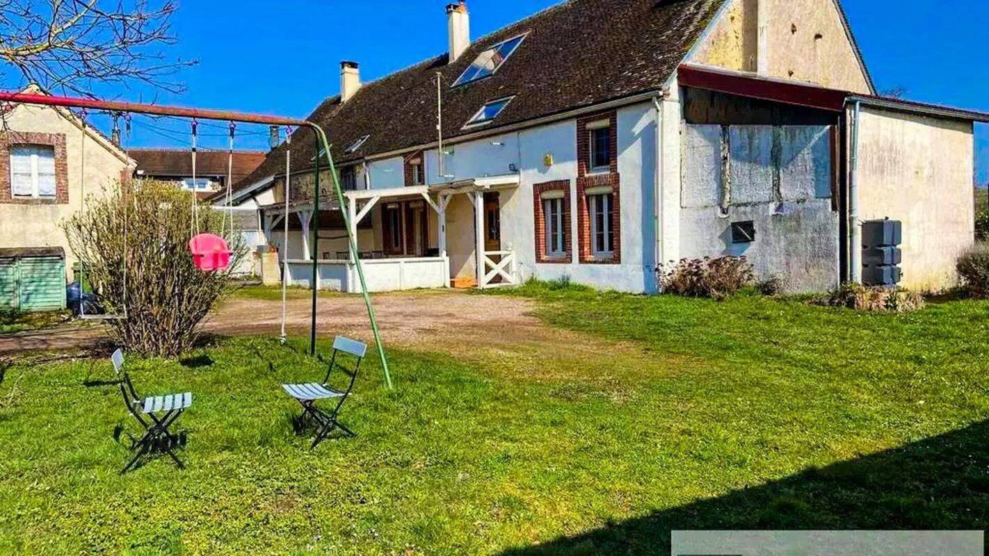 Maison 7 pièces 176 m² · à Diges · 176 m² · 155 000 €