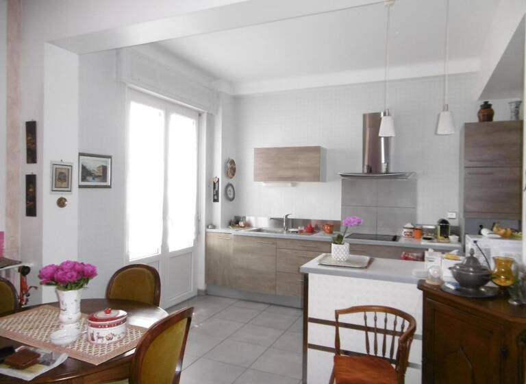 Appartement à vendre 160 000 € 2 pièces 1<br/>chambre 57 m²<br/>superficie 2/6<br/>étage Hôtel de Ville Vichy 03200