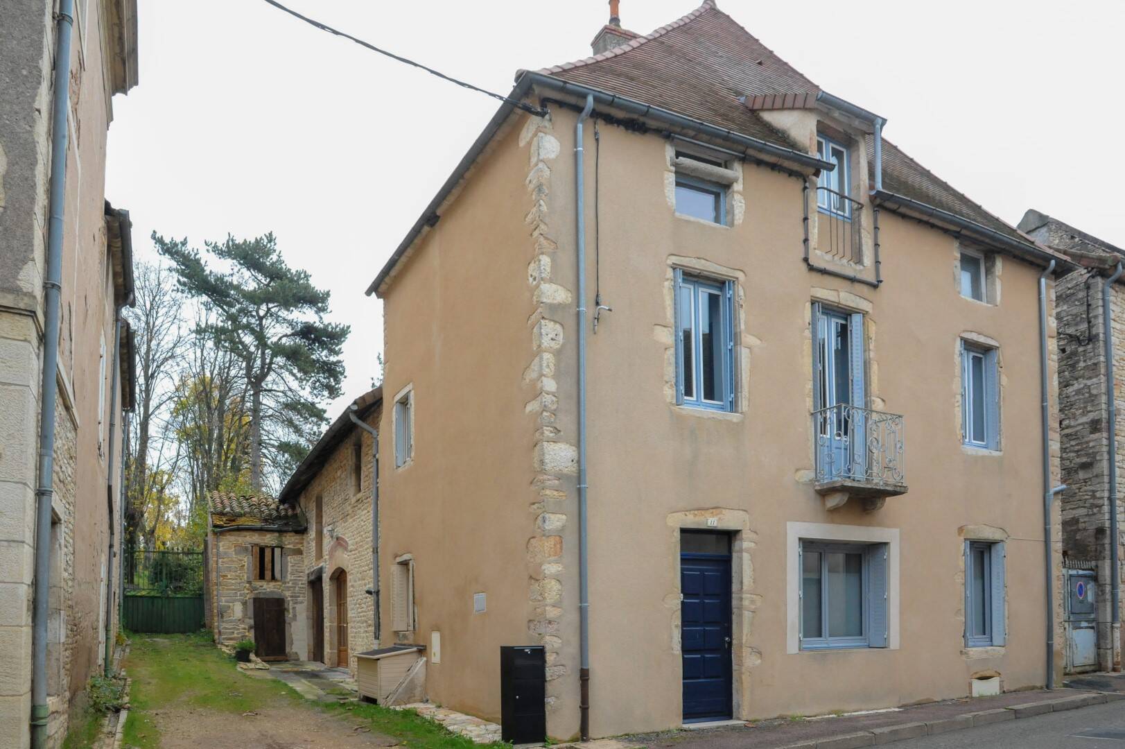 Maison 7 pièces 186 m² · à Saint-Gengoux-le-National · 186 m² · 149 000 €
