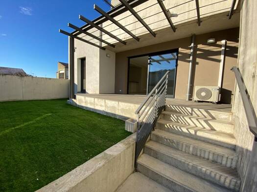 Appartement à vendre 295 000 € 4 pièces 3 chambres 99 m² RDC Barbentane 13570