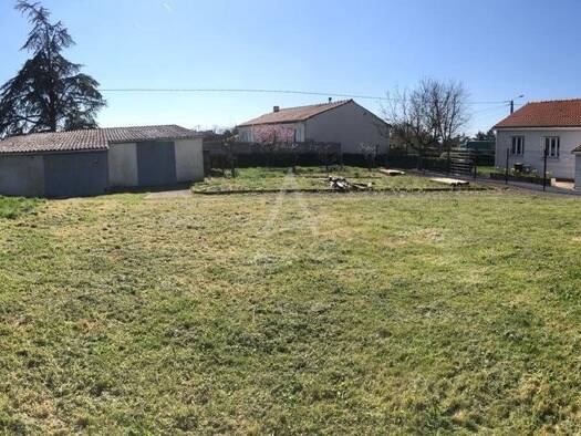 Terrain constructible à vendre 99 000 € 849 m² de terrain Boussay 44190
