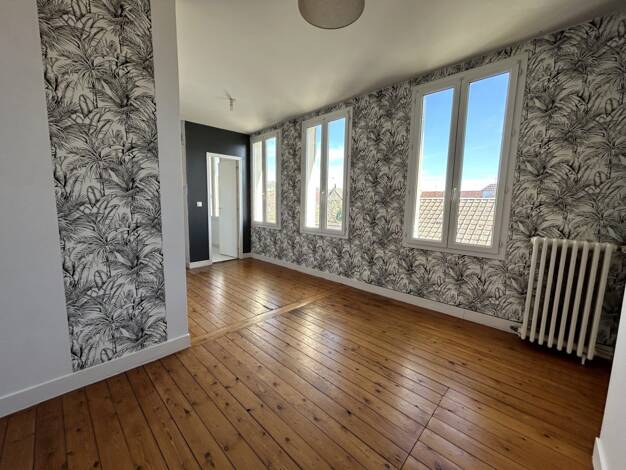 Appartement à louer 720 € 3 pièces 1 chambre 44,9 m² Étage 1/1 Vernon 27200