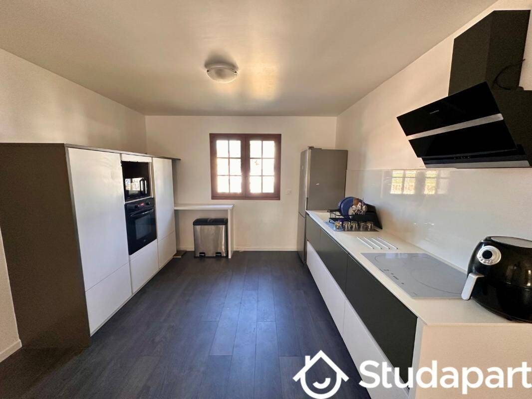 1 pièce 11 m² · à Éragny · 11 m² · 600 €