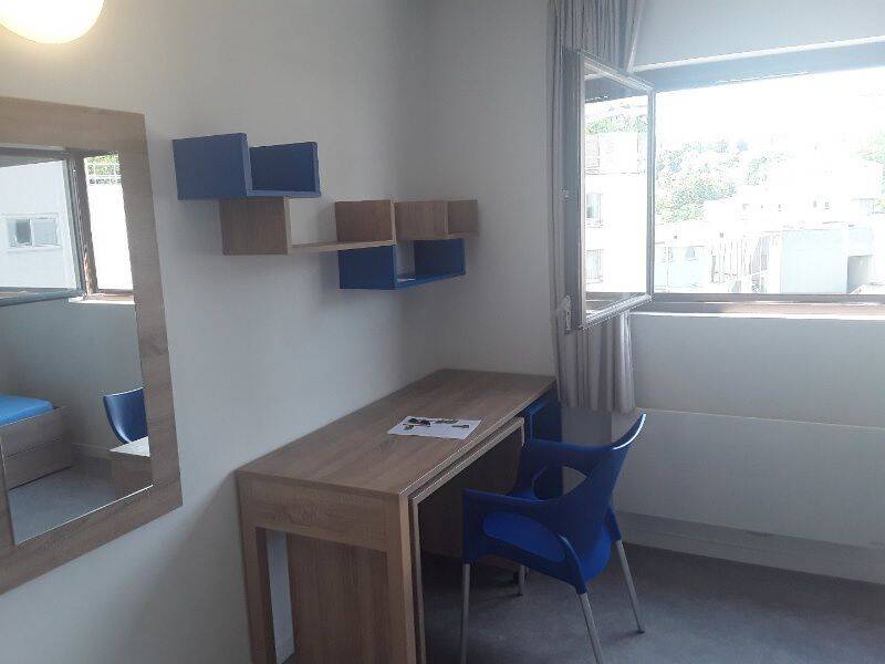 Appartement 1 pièce 18 m² · à Caluire-Et-Cuire · 18,2 m² · 496 €