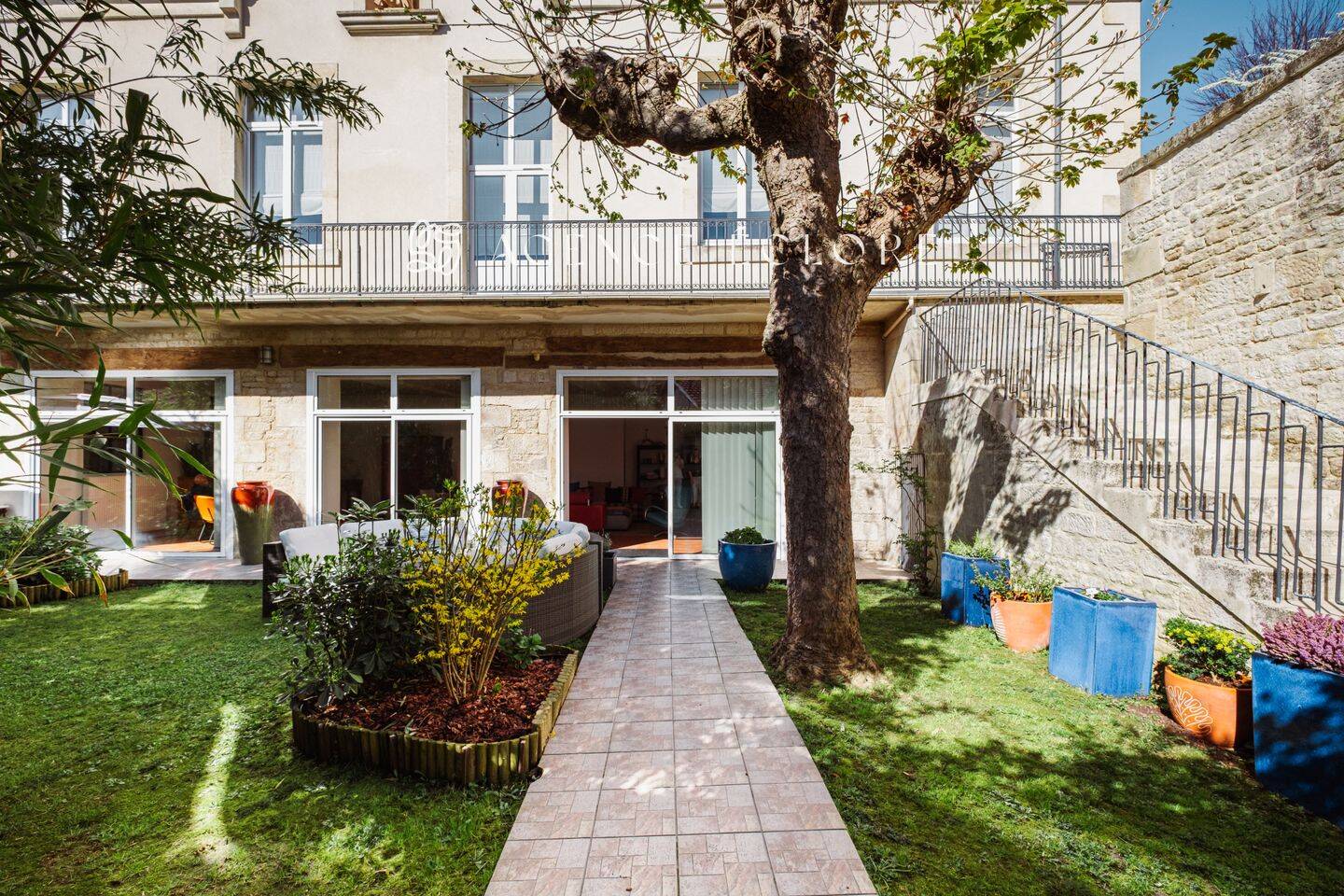 Maison 6 pièces 255 m² · à Niort · 255 m² · 634 000 €
