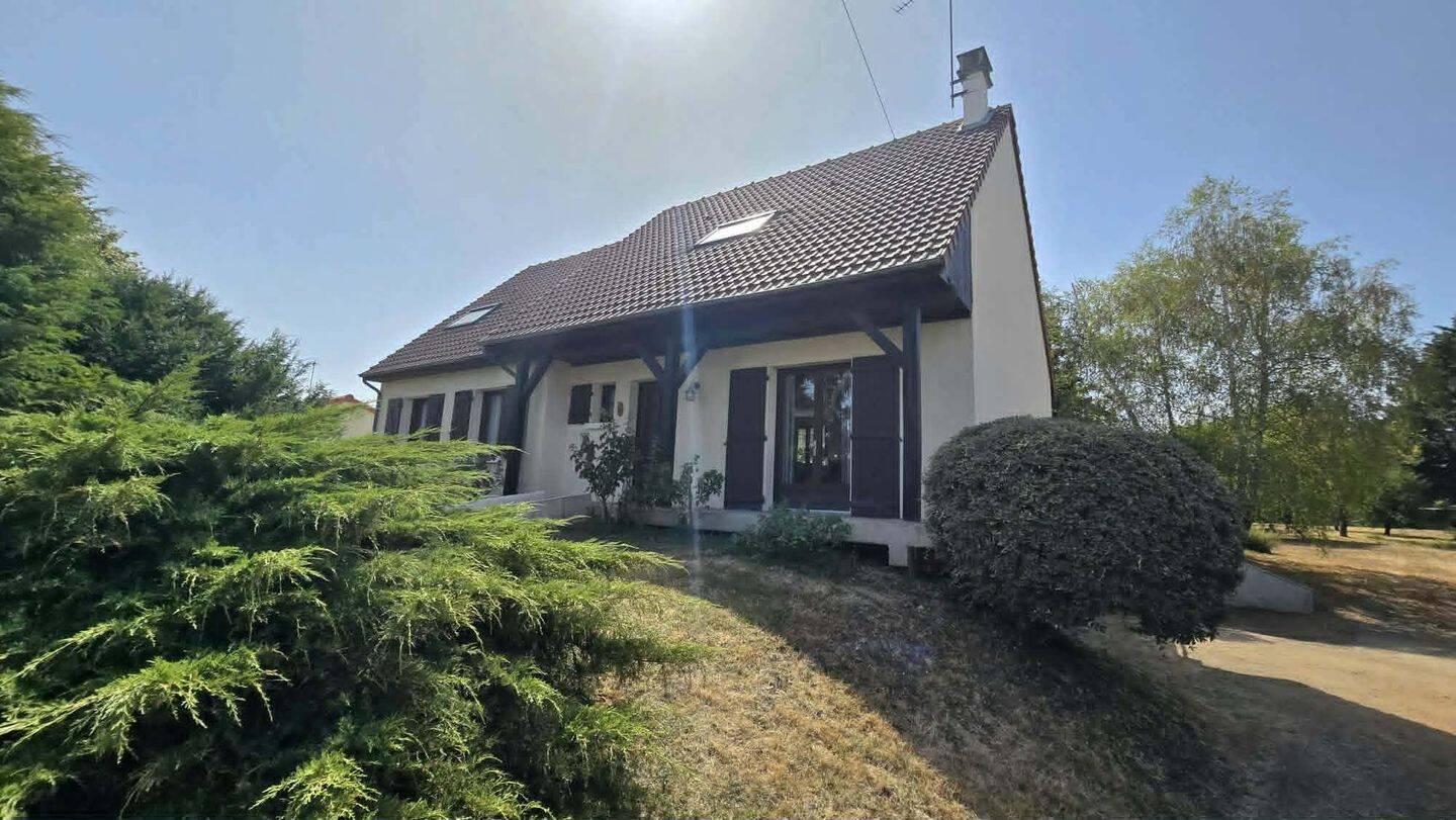 Maison 8 pièces 158 m² · à Naintré · 158 m² · 225 000 €